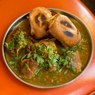 Bollywood Theater prepares its Vindaloo with authentic Indian Vindaloo Masala Mix
